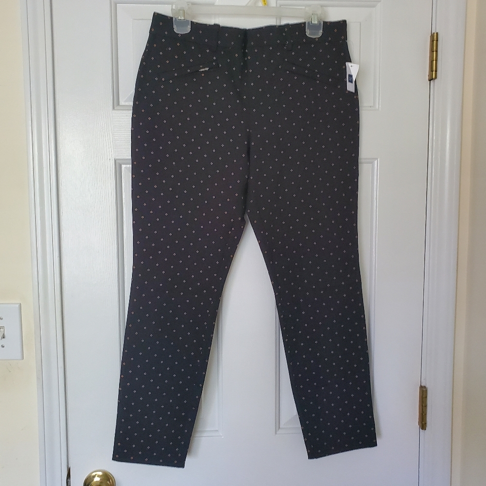 Gap stress, skinny ankle black and gold pants. Size 8